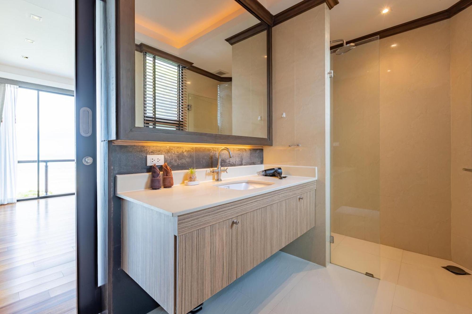 Beachfront Modern 4 Bedroom Pool Villa - Rv Χουά Χιν Εξωτερικό φωτογραφία